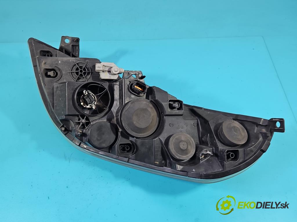 Renault Master III 2010-2019 2.3 dci 125 HP manual 92 kW 2299 cm3 5- Reflektor: pravý  (Svetlo predné pravé)