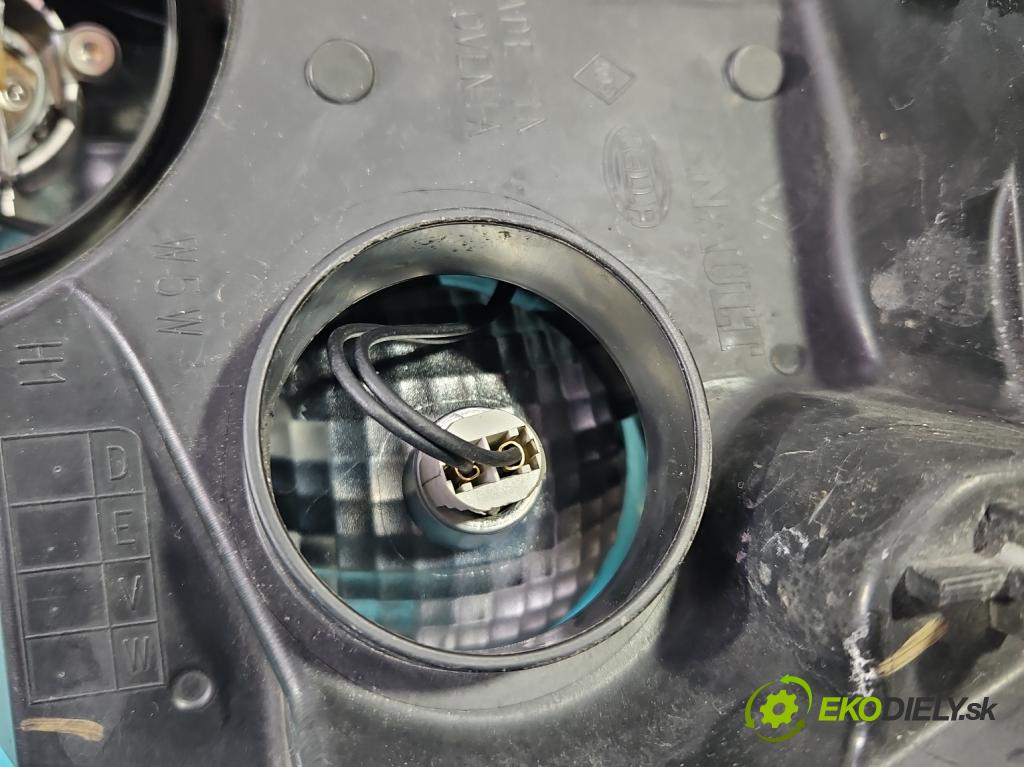 Renault Master III 2010-2019 2.3 dci 125 HP manual 92 kW 2299 cm3 5- Reflektor: pravý  (Svetlo predné pravé)