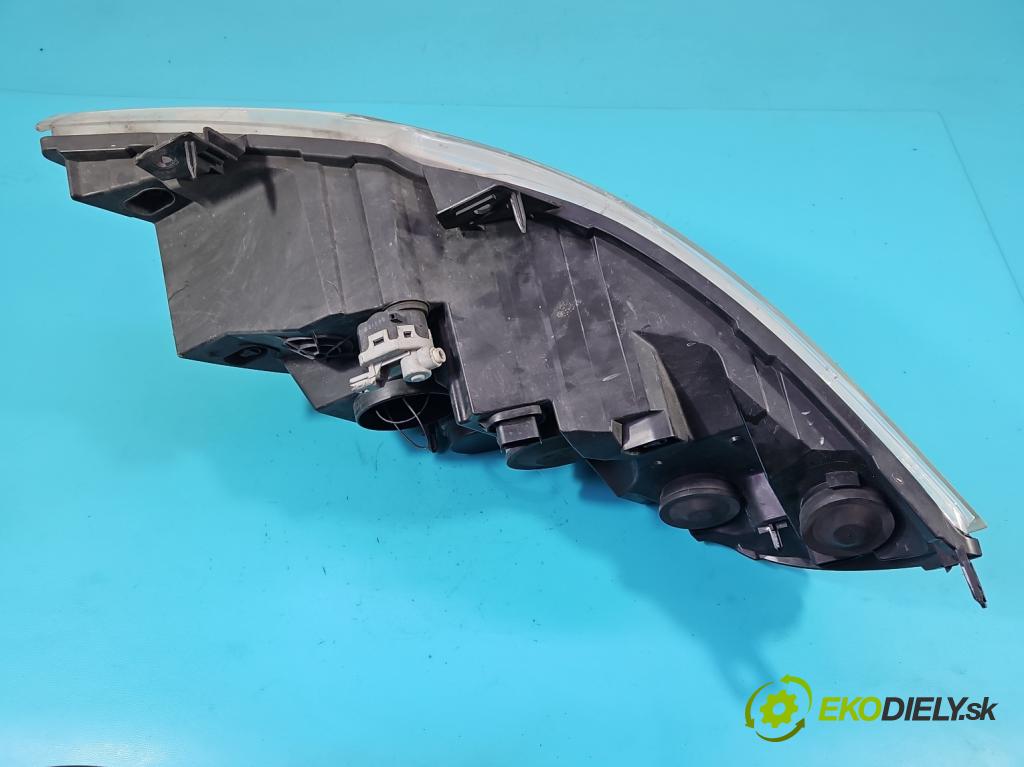 Renault Master III 2010-2019 2.3 dci 125 HP manual 92 kW 2299 cm3 5- Reflektor: pravý  (Svetlo predné pravé)