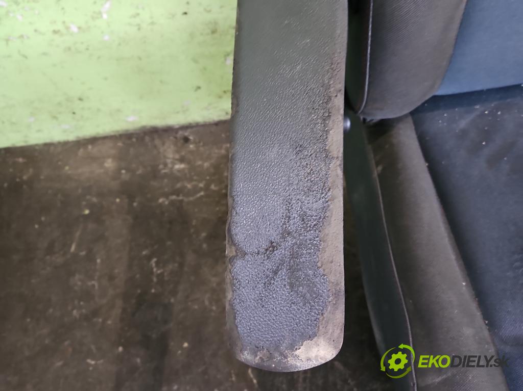 Renault Master III 2010-2019 2.3 dci 125 HP manual 92 kW 2299 cm3 5- Sedačka ľavý  (Sedadlo)