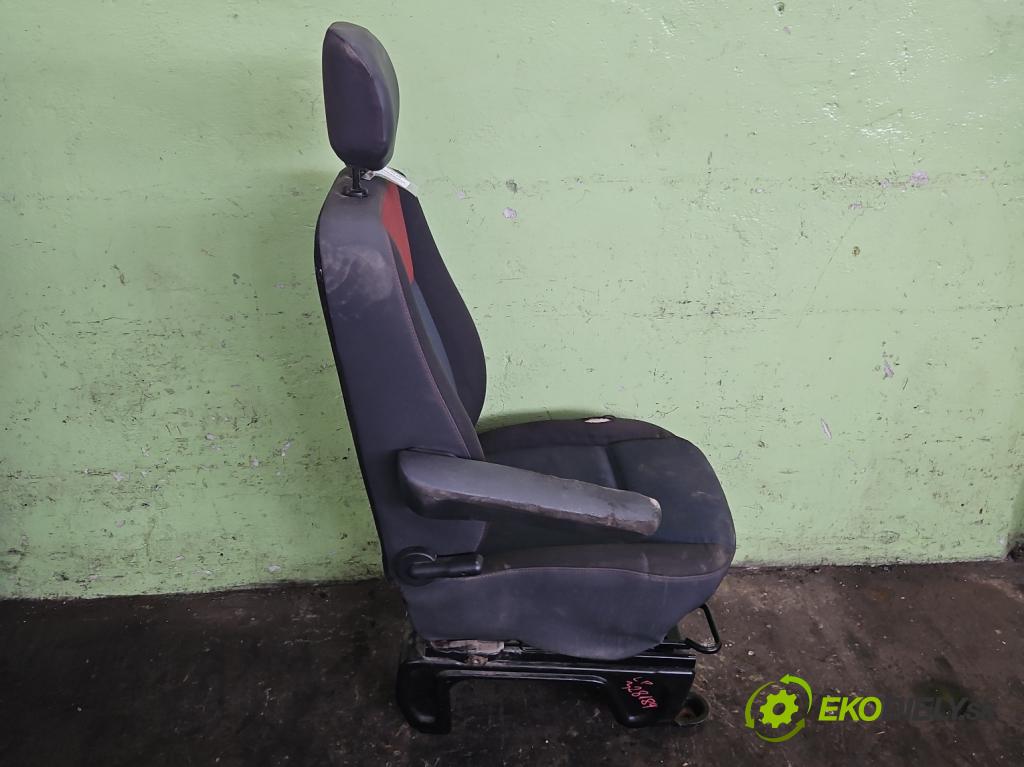 Renault Master III 2010-2019 2.3 dci 125 HP manual 92 kW 2299 cm3 5- Sedačka ľavý  (Sedadlo)