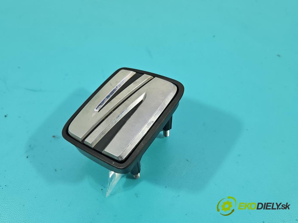 Seat Ibiza V KJ 2017- 1.0 TSI 95 HP manual 70 kW 999 cm3 5- rukoväť kufrové dvere zadné 6F0827565