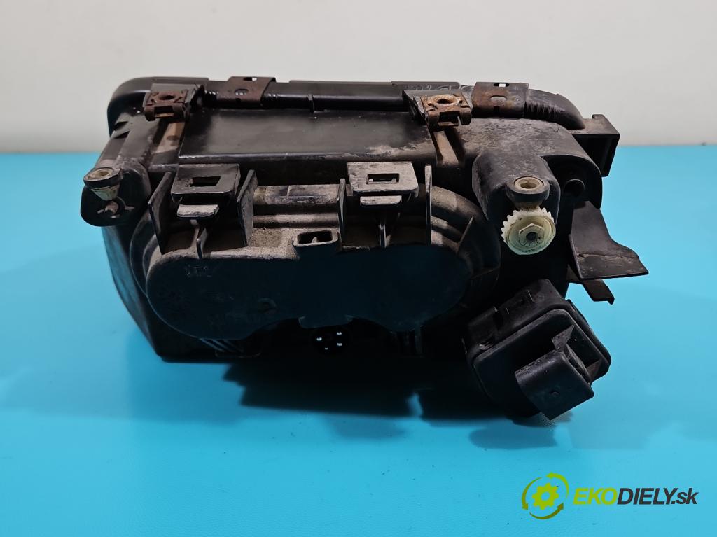 Audi A3 8L 1996-2003 1.6 SR 101 HP manual 74 kW 1595 cm3 3- Reflektor: pravý  (Svetlo predné pravé)