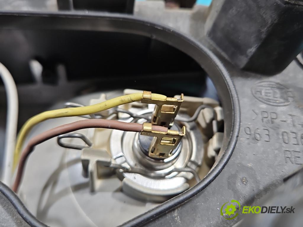 Audi A3 8L 1996-2003 1.6 SR 101 HP manual 74 kW 1595 cm3 3- Reflektor: pravý  (Svetlo predné pravé)