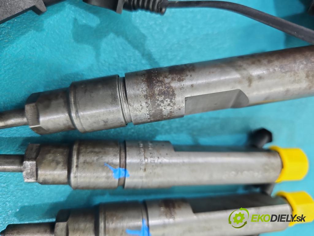 Seat Toledo II 1998-2004 1.9 tdi 90 HP manual 66 kW 1896 cm3 4- vstrek 038130201S (Vstrekovač paliva)