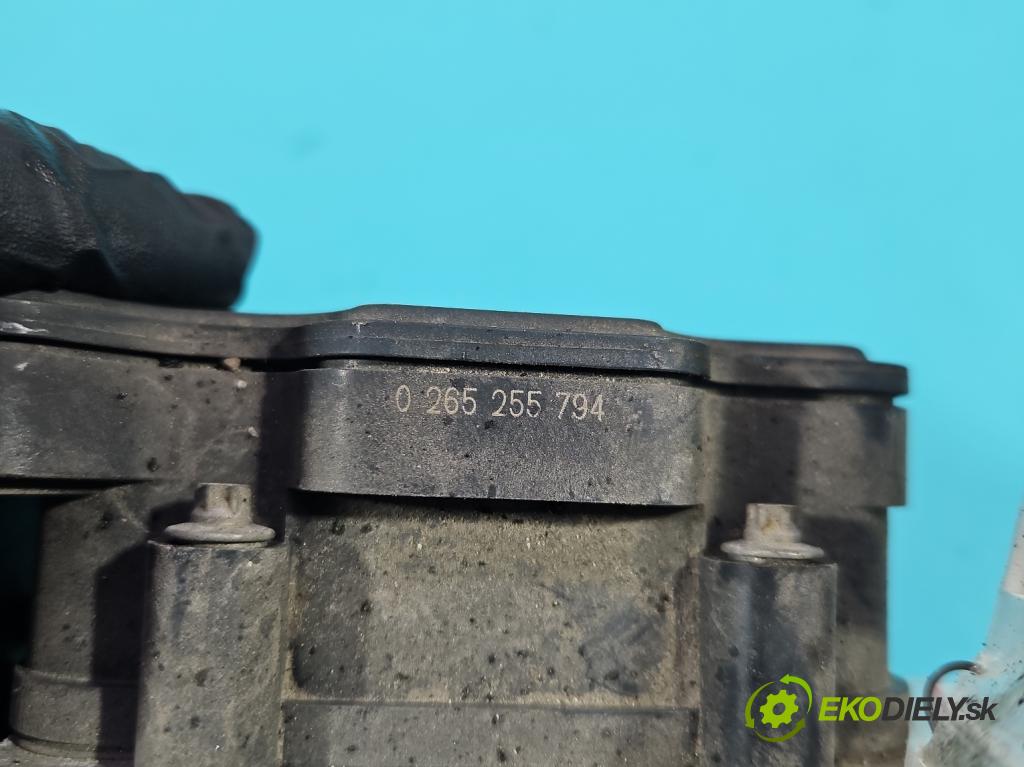 Renault Clio IV 2012-2020 1.1 16V 75 HP manual 55 kW 1149 cm3 5- čerpadlo abs 476601203R (Pumpa ABS)