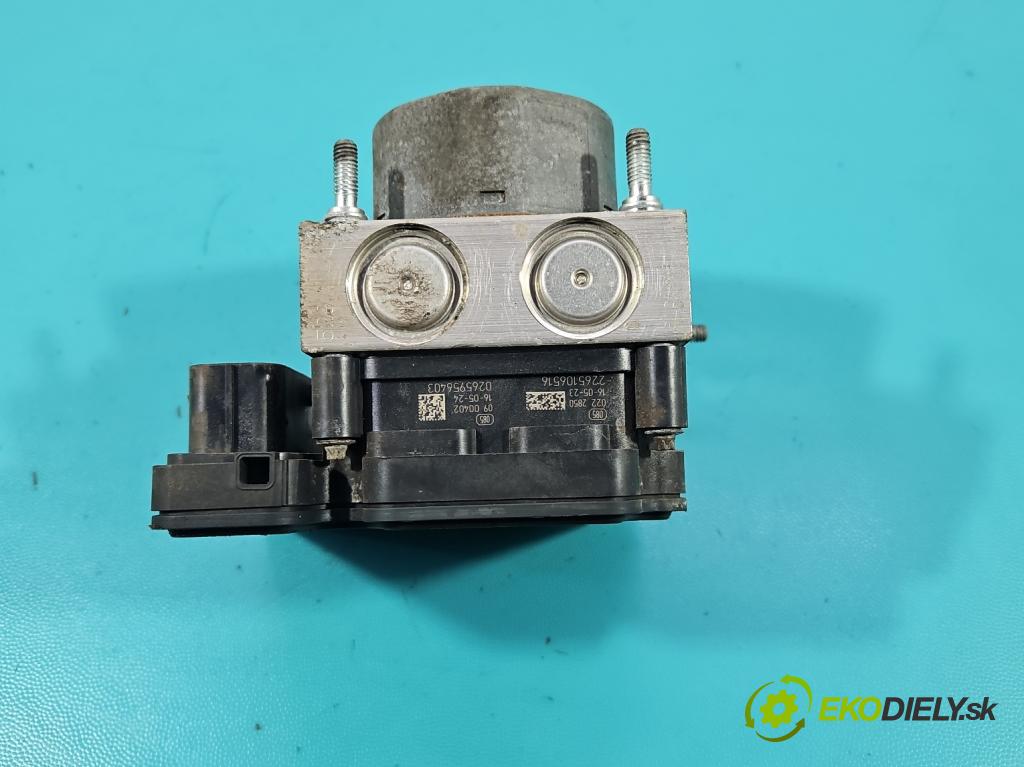 Renault Clio IV 2012-2020 1.1 16V 75 HP manual 55 kW 1149 cm3 5- čerpadlo abs 476601203R (Pumpa ABS)