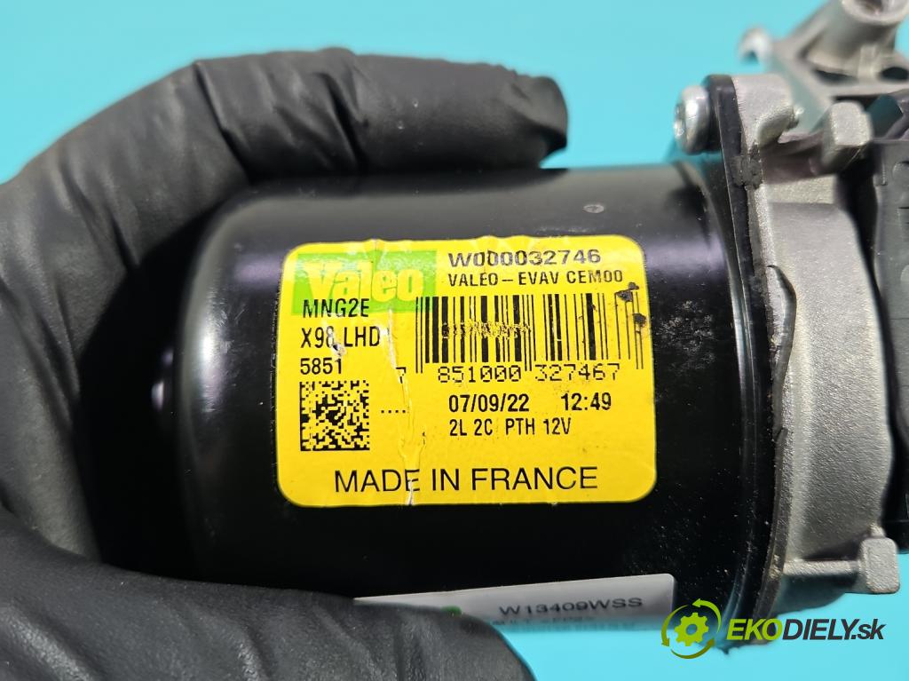 Renault Clio IV 2012-2020 1.1 16V 75 HP manual 55 kW 1149 cm3 5- motor stieračov predné X98LHD5851