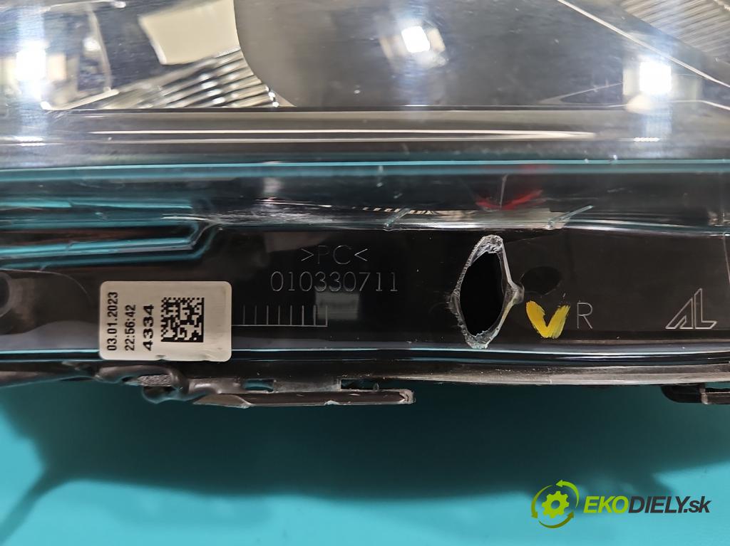 Renault Clio IV 2012-2020 1,2.0 16V 75 HP manual 55 kW 1149 cm3 5- Reflektor: pravý 260103127R (Svetlo predné pravé)