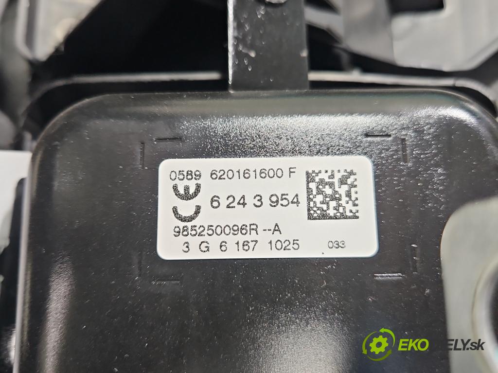Renault Clio IV 2012-2020 1.1 16V 75 HP manual 55 kW 1149 cm3 5- kokpit,pristrojová doska rozdeľovacia
