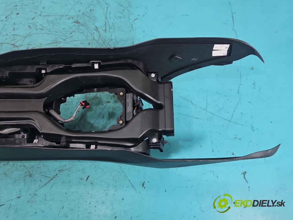 Jaguar XE X760 2015-2024 2.0d 179KM automatic 132 kW 1999 cm3 4- loketní opěrka  (Loketní opěrka)