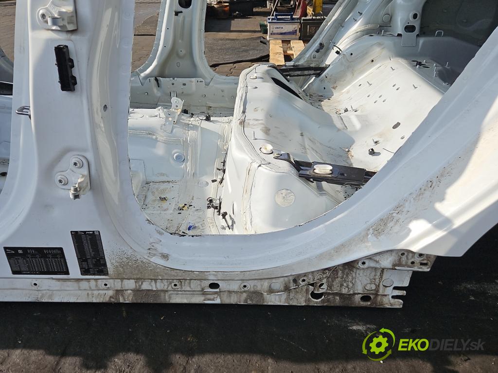 Jaguar XE 2015-2024 2.0d 179KM automatic 132 kW 1999 cm3 4- práh levý  (Ostatní)