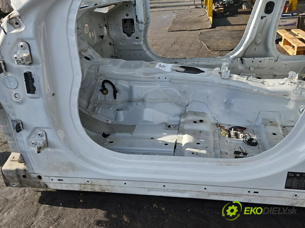 Jaguar XE 2015-2024 2.0d 179KM automatic 132 kW 1999 cm3 4- práh levý  (Ostatní)