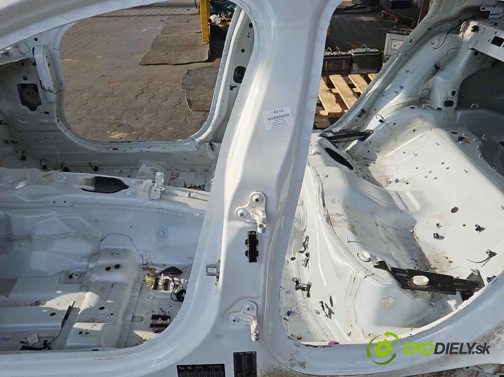 Jaguar XE 2015-2024 2.0d 179KM automatic 132 kW 1999 cm3 4- práh levý  (Ostatní)