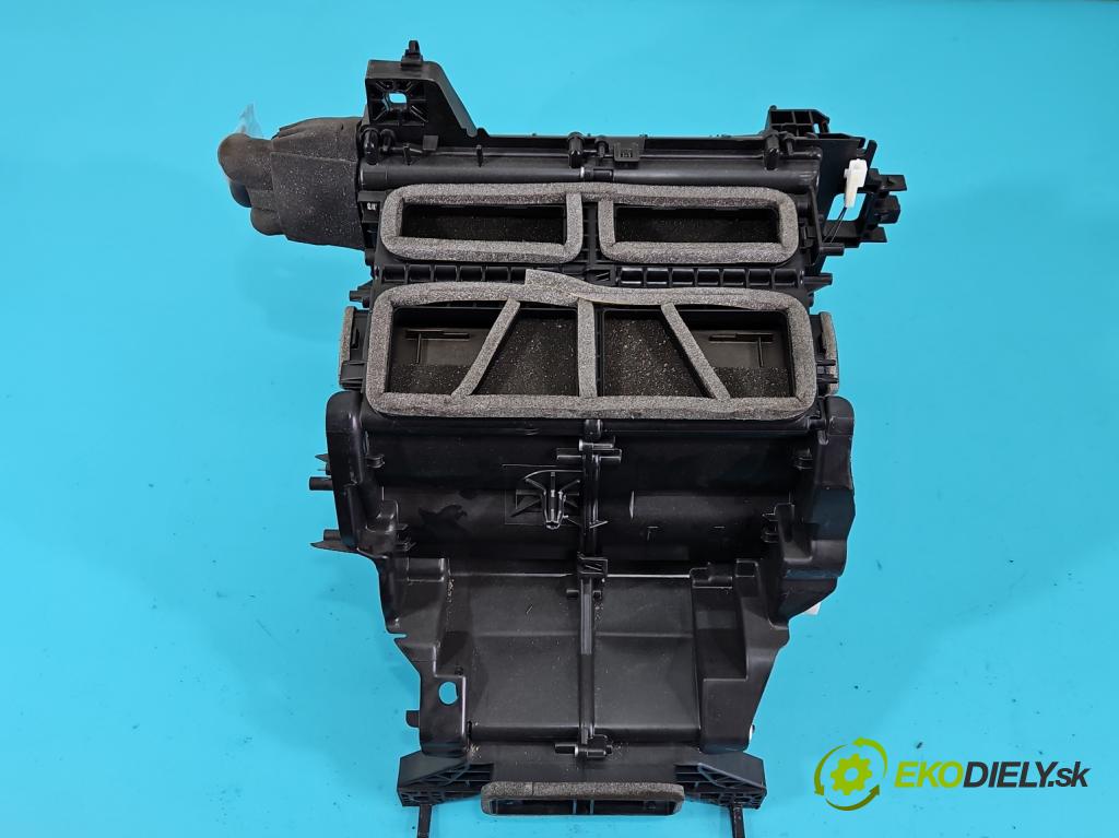 Jaguar XE X760 2015-2024 2.0d 179KM automatic 132 kW 1999 cm3 4- radiátor  (Radiátory topení)