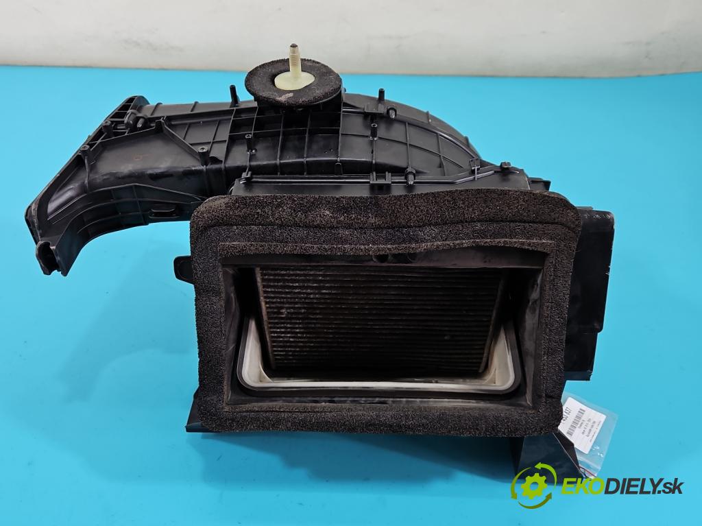 Jaguar XE X760 2015-2024 2.0d 179KM automatic 132 kW 1999 cm3 4- radiátor  (Radiátory topení)