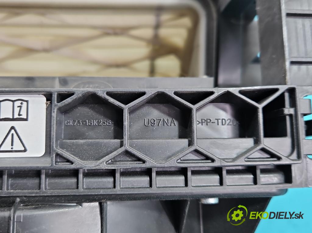 Jaguar XE X760 2015-2024 2.0d 179KM automatic 132 kW 1999 cm3 4- radiátor  (Radiátory topení)