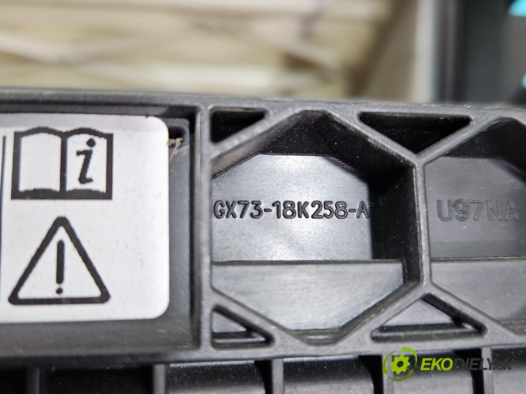 Jaguar XE X760 2015-2024 2.0d 179KM automatic 132 kW 1999 cm3 4- radiátor  (Radiátory topení)