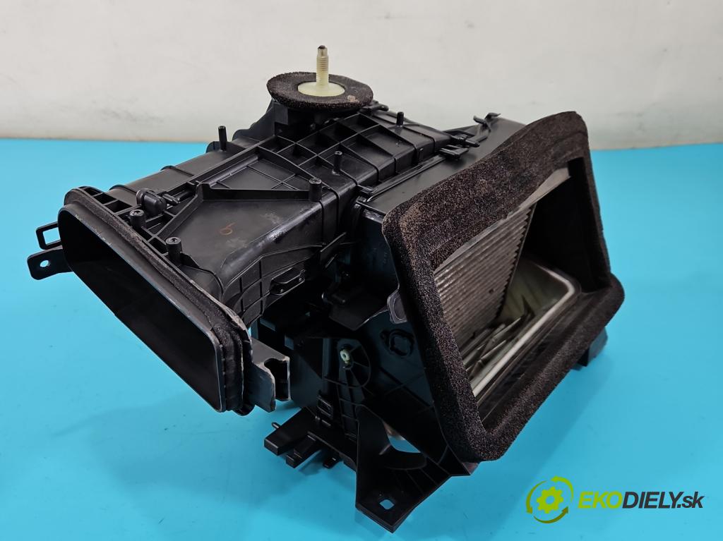 Jaguar XE X760 2015-2024 2.0d 179KM automatic 132 kW 1999 cm3 4- radiátor  (Radiátory topení)