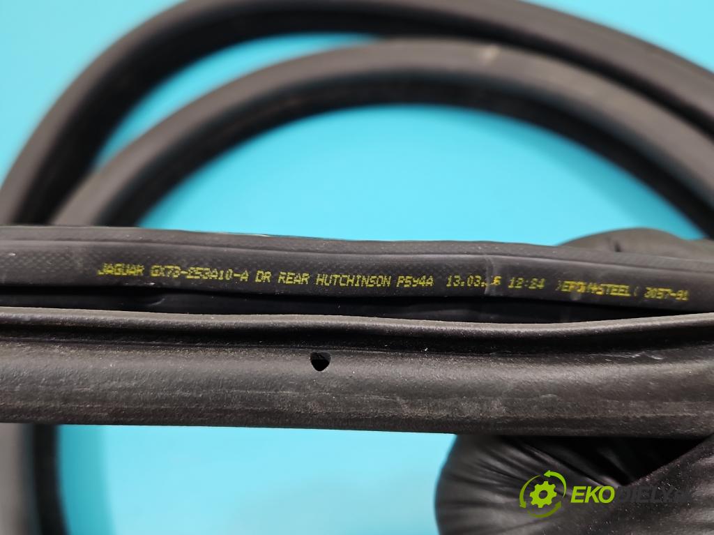 Jaguar XE X760 2015-2024 2.0d 179KM automatic 132 kW 1999 cm3 4- Těsnění: dveře zadní levé GX73-253A10-A (Ostatní)