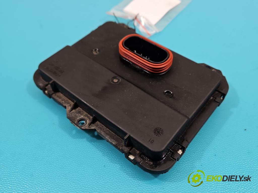 Jaguar XE 2015-2024 2.0d 179KM automatic 132 kW 1999 cm3 4- střídač: xenon 5DF011818-40 (Riadiaca jednotka xenónu)