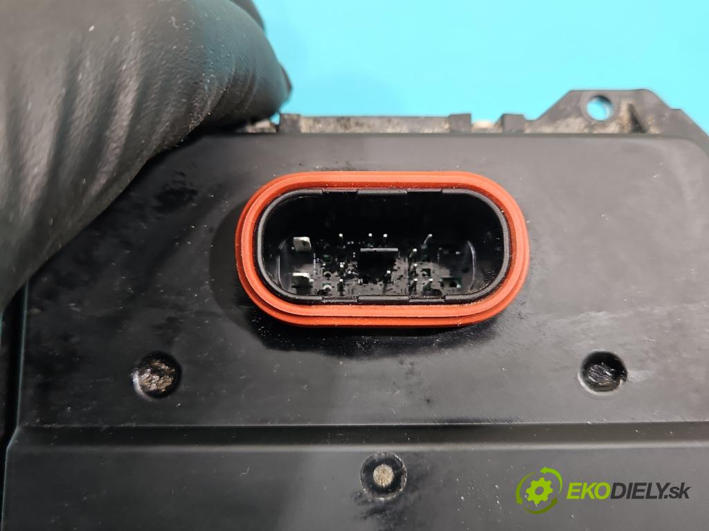 Jaguar XE 2015-2024 2.0d 179KM automatic 132 kW 1999 cm3 4- střídač: xenon 5DF011818-40 (Riadiaca jednotka xenónu)