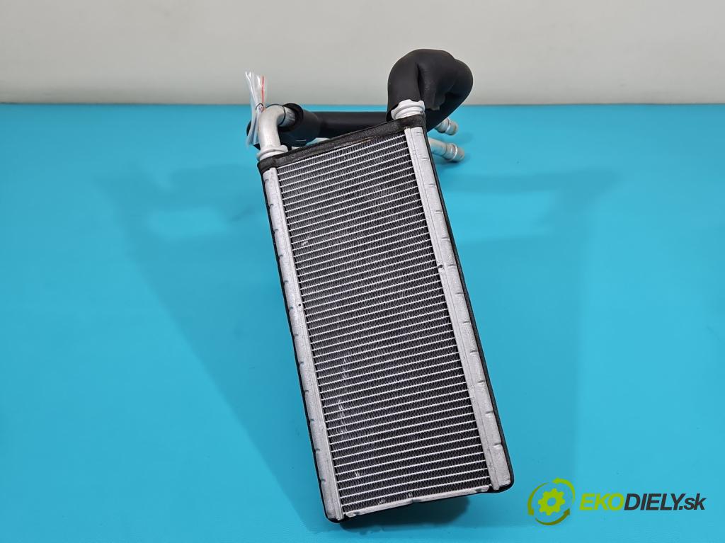 Jaguar XE X760 2015-2024 2.0d 179KM automatic 132 kW 1999 cm3 4- radiátor  (Radiátory topení)