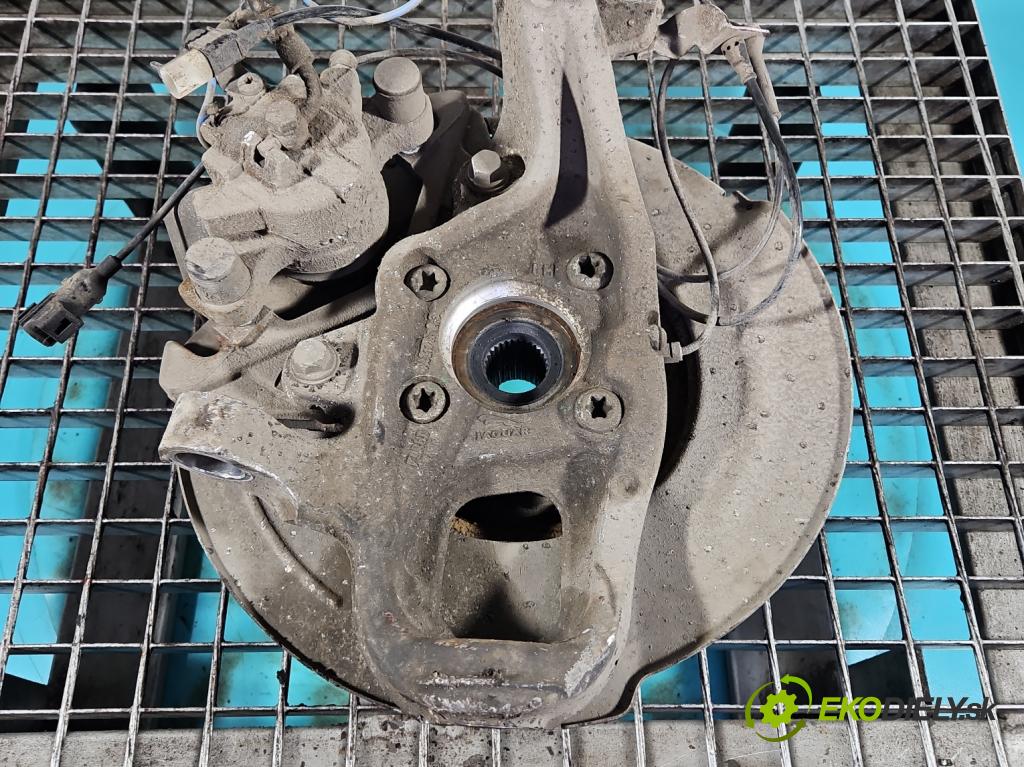 Jaguar XE X760 2015-2024 2.0d 179KM automatic 132 kW 1999 cm3 4- náboj levé GX73-3K186-BA (Náboje)