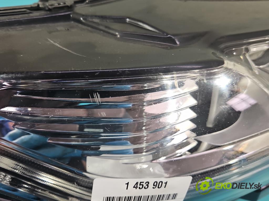 Ford Mondeo Mk5 2014-2022 2.0 tdci 179KM automatic 132 kW 1997 cm3 5- Reflektor: pravý ES73-13D154-AH (Svetlo predné pravé)