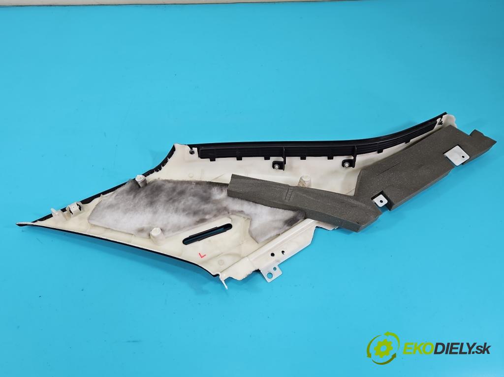 Mercedes ML W164 2005-2011 17 Rozstrapkané: materiál
