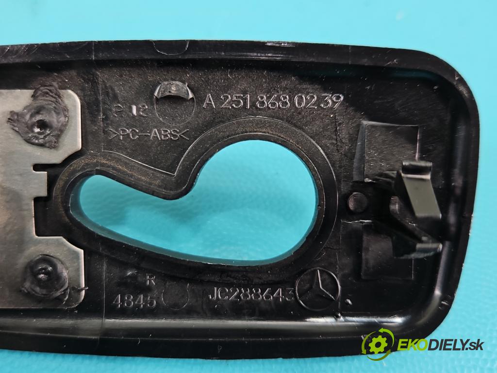 Mercedes ML W164 2005-2011 17 Rozstrapkané: materiál