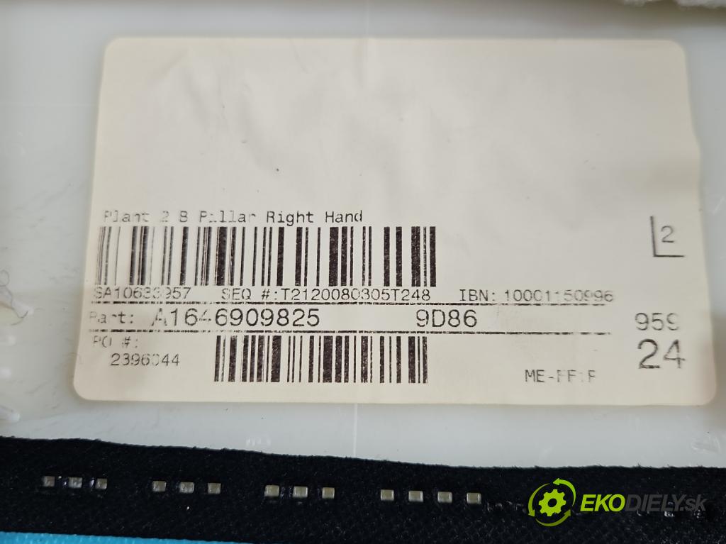 Mercedes ML W164 2005-2011 17 Rozstrapkané: materiál
