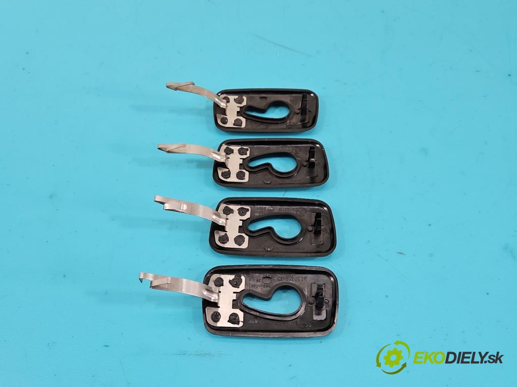 Mercedes ML W164 2005-2011 17 Rozstrapkané: materiál