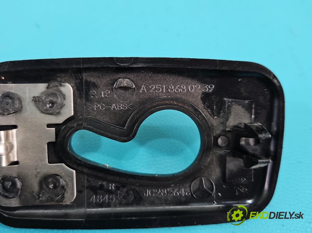 Mercedes ML W164 2005-2011 17 Rozstrapkané: materiál