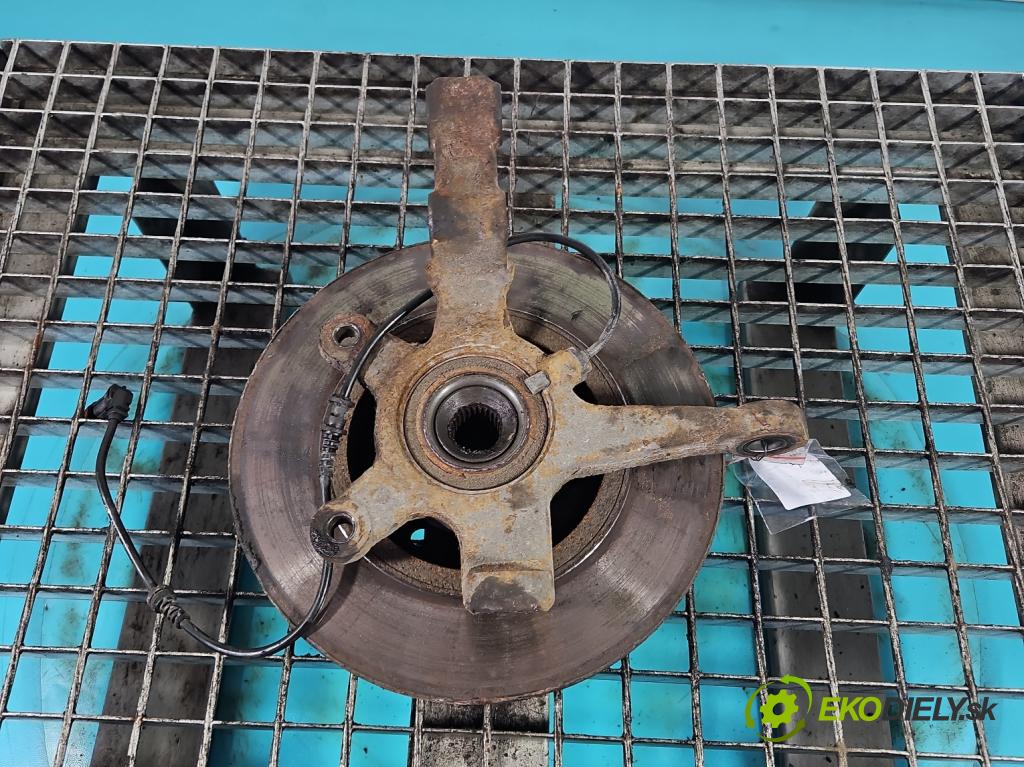 Mercedes A W169 2004-2012 1.5 95 hp manual 70 kW 1498 cm3 5- náboj levé  (Náboje)