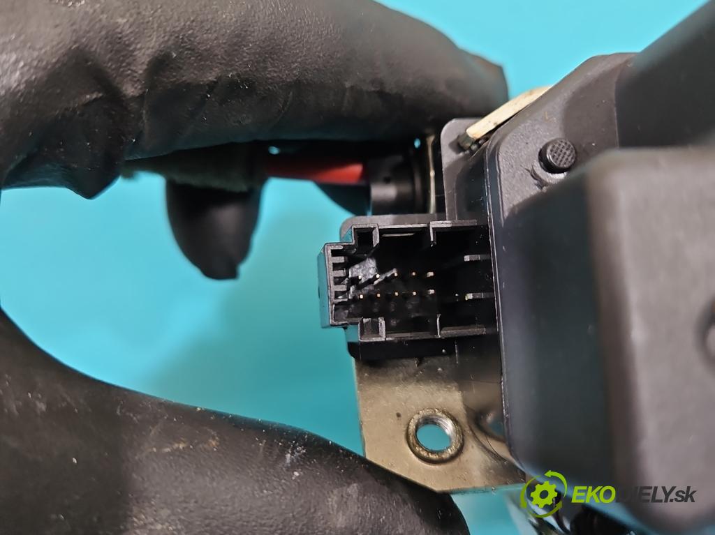 Mercedes ML W164 2005-2011 3.0 cdi 642940 224hp automatic 165 kW 2987 cm3 5- zámok kufrové dvere zadné A2117409235