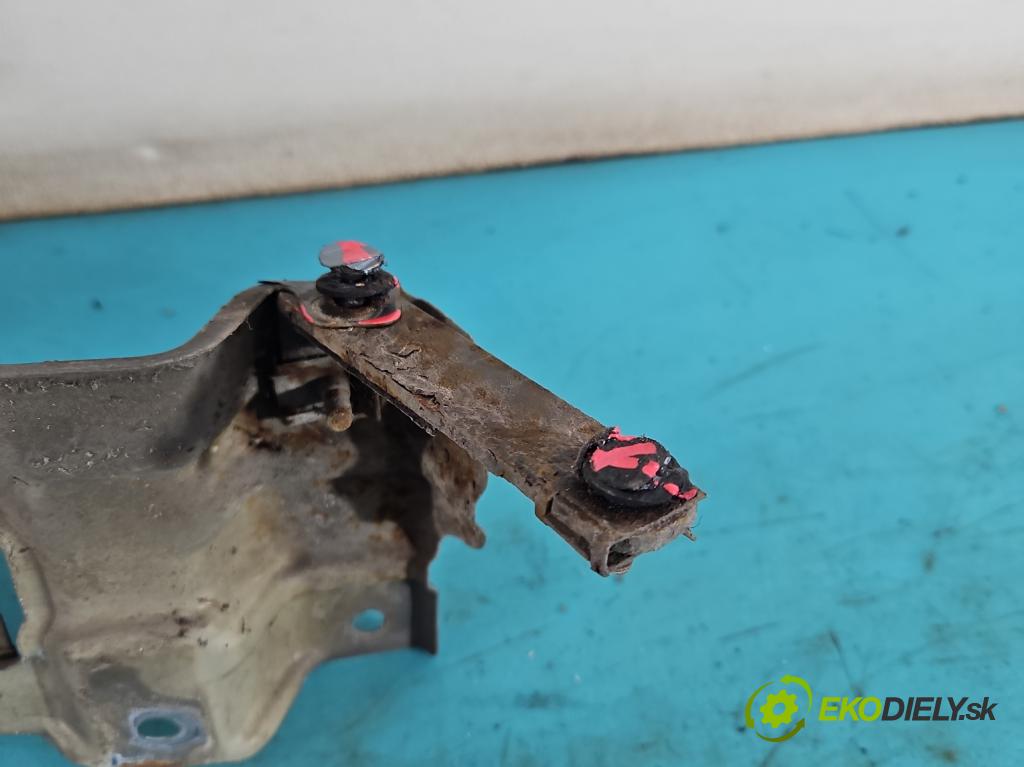 Suzuki Grand Vitara II 2005-2014 2.0 16V 140 hp manual 103 kW 1995 cm3 5- blatnik přední levý  (Predné ľavé)