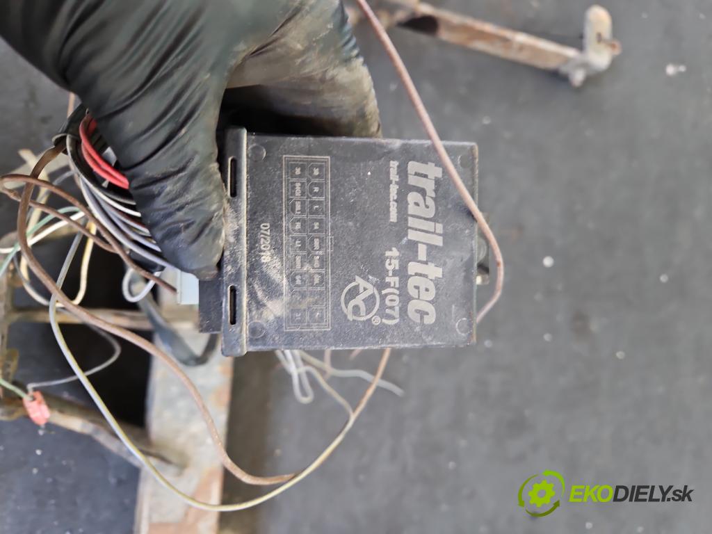 Renault Master III 2010-2019 2.3 dci 125 hp manual 92 kW 2299 cm3 5- oko tažné  (Tažná zařízení)