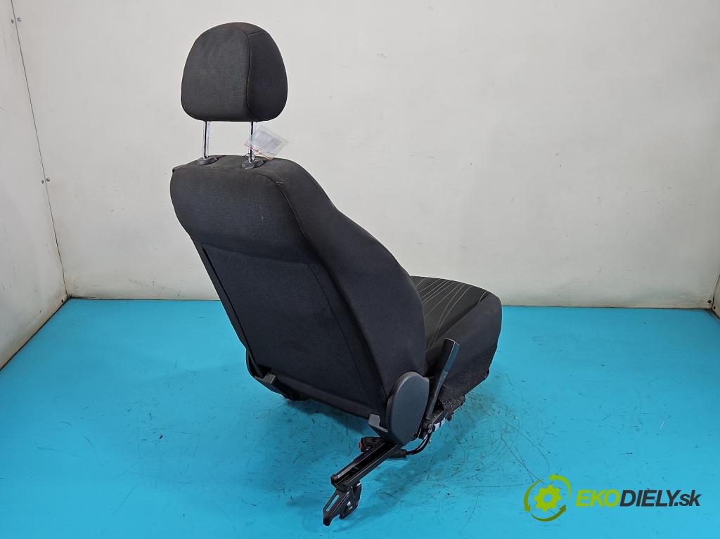 Opel Corsa D 2006-2014 1.2 16V 80 HP manual 59 kW 1229 cm3 3- Sedačka ľavý  (Sedadlo)