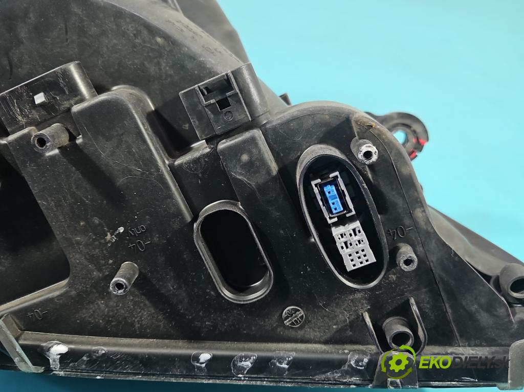 Mercedes ML W164 2005-2011 3.0 cdi 642940 224hp automatic 165 kW 2987 cm3 5- Reflektor: ľavý  (Kľučka dverí ostatné)