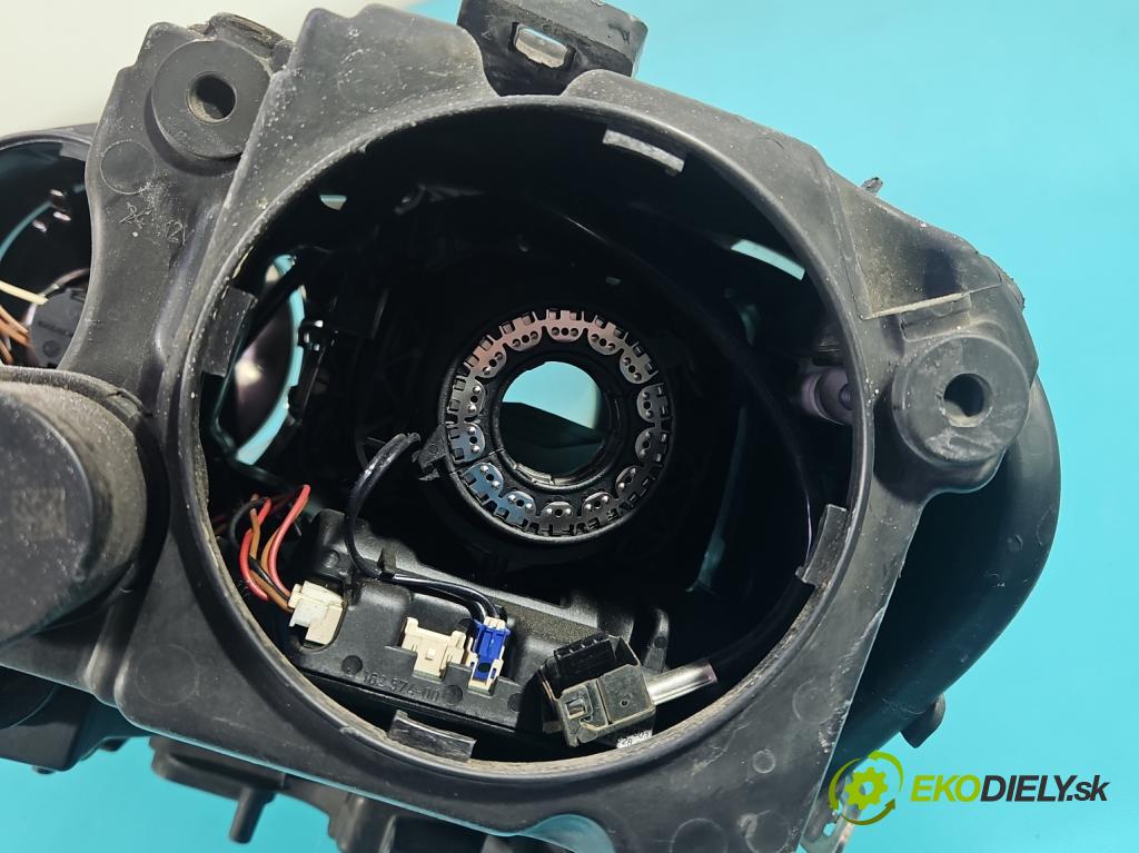 Mercedes ML W164 2005-2011 3.0 cdi (642940) 224hp automatic 165 kW 2987 cm3 5- Reflektor: pravý  (Svetlo predné pravé)