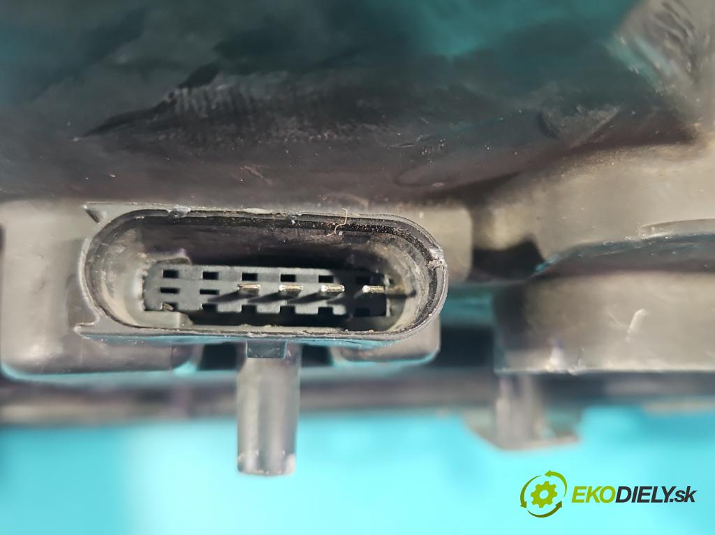 Mercedes ML W164 2005-2011 3.0 cdi (642940) 224hp automatic 165 kW 2987 cm3 5- Reflektor: pravý  (Svetlo predné pravé)