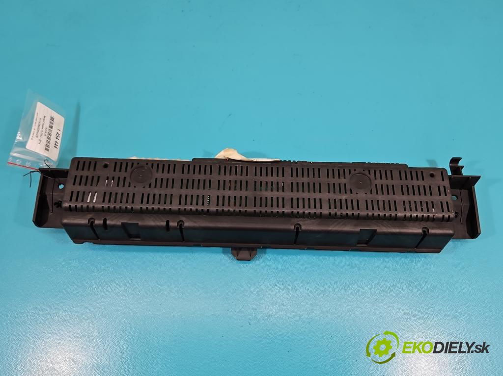 Renault Espace IV 2003-2014 2.0 T 163 HP automatic 120 kW 1998 cm3 5- prístrojovka/ budíky P8200288816D (Prístrojová doska)