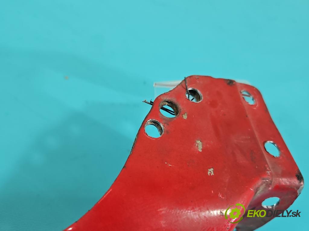 Toyota Aygo 2005-2014 1.0 VVTi 68 hp manual 50 kW 998 cm3 5- stěna přední  (Výztuhy přední)