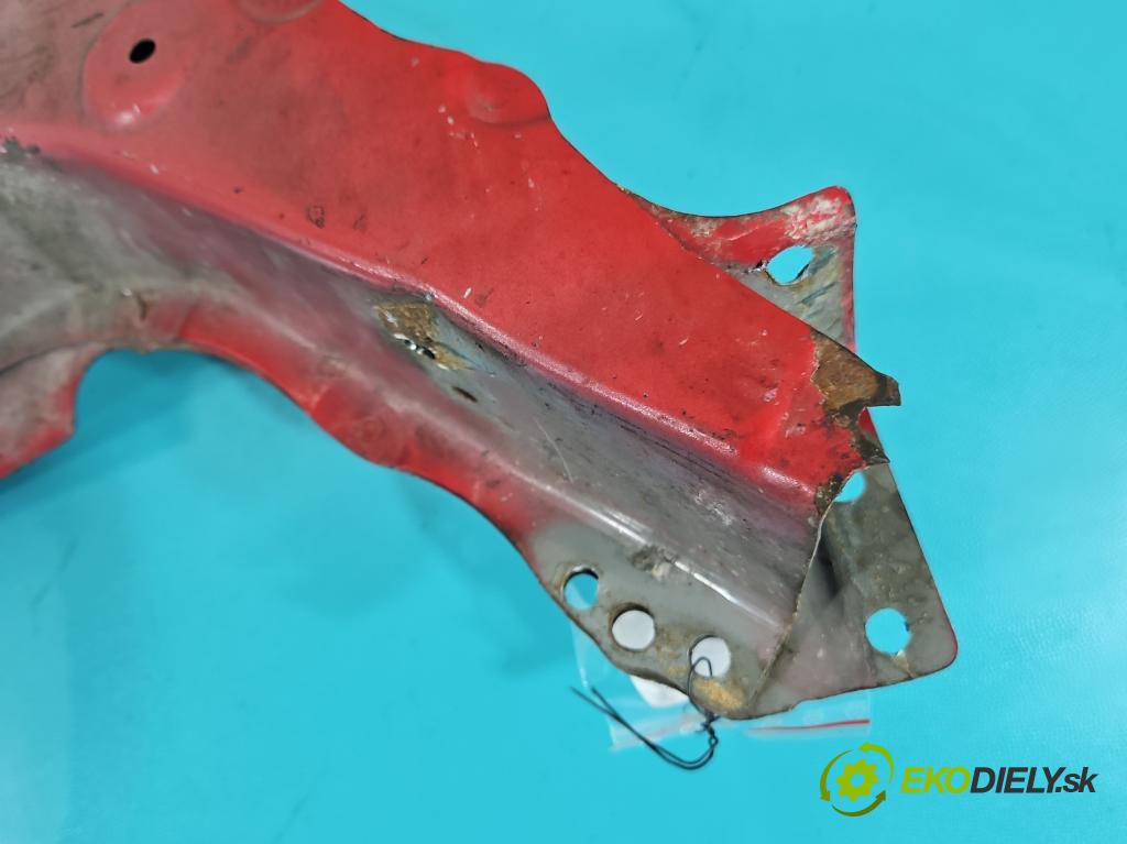 Toyota Aygo 2005-2014 1.0 VVTi 68 hp manual 50 kW 998 cm3 5- stěna přední  (Výztuhy přední)