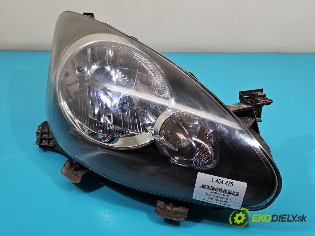 Toyota Aygo 2005-2014 1.0 VVTi 68 HP manual 50 kW 998 cm3 5- Reflektor: pravý  (Svetlo predné pravé)