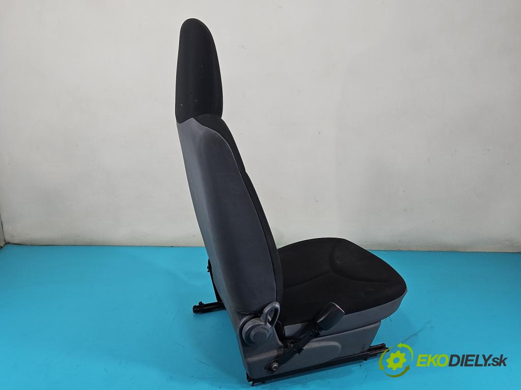 Toyota Aygo 2005-2014 1.0 VVTi 68 HP manual 50 kW 998 cm3 5- Sedačka ľavý  (Sedadlo)