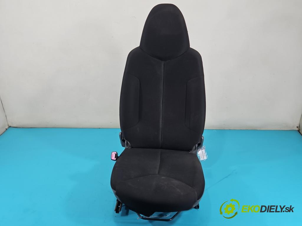 Toyota Aygo 2005-2014 1.0 VVTi 68 HP manual 50 kW 998 cm3 5- Sedačka ľavý  (Sedadlo)