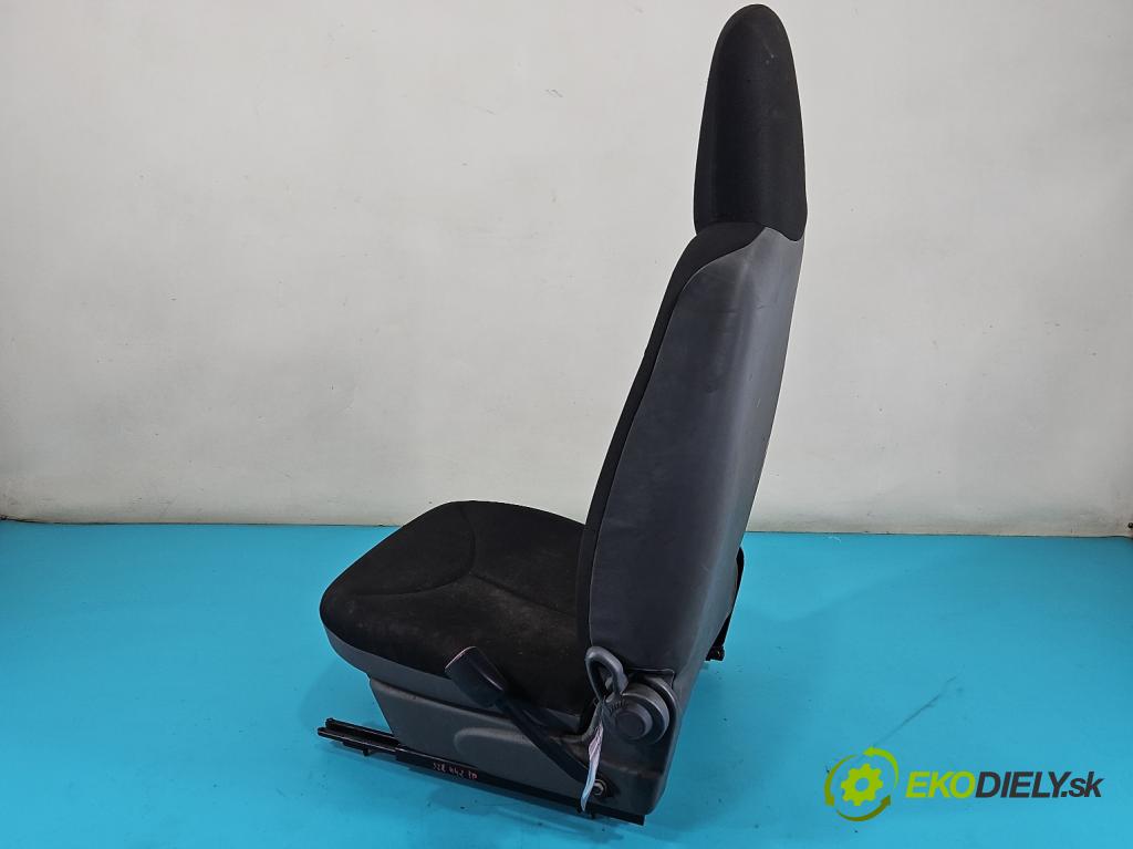 Toyota Aygo 2005-2014 1.0 VVTi 68 HP manual 50 kW 998 cm3 5- Sedačka pravý  (Sedadlo)
