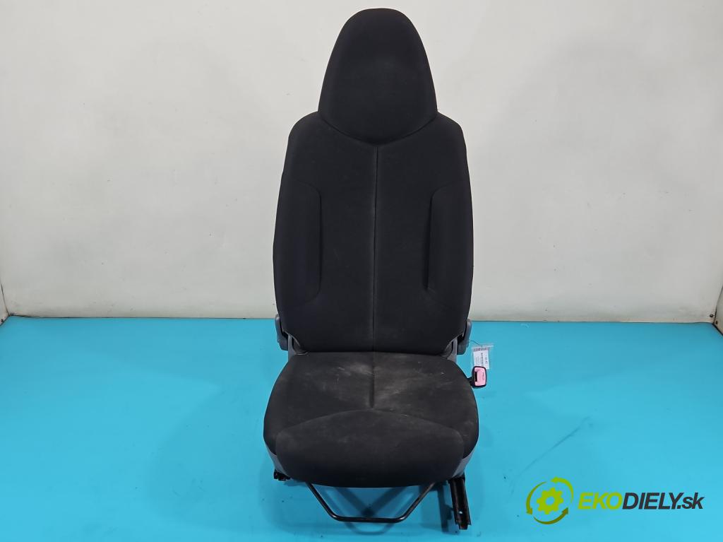 Toyota Aygo 2005-2014 1.0 VVTi 68 HP manual 50 kW 998 cm3 5- Sedačka pravý  (Sedadlo)